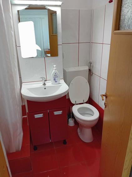 Garsonieră decomandată în Petros