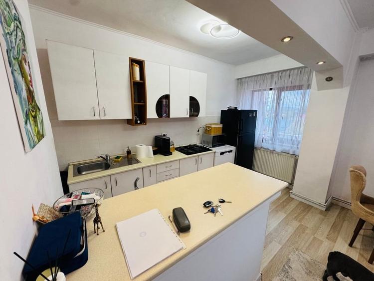 Apartament cu 4 camere semidecomandat, mobilat în Gheorgheni
