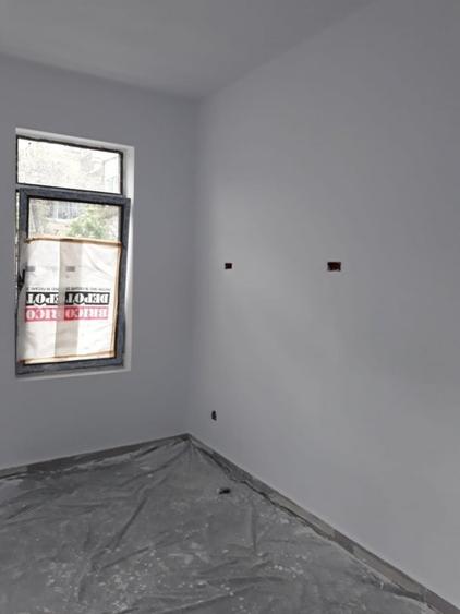 Casă individuală cu 8 camere cu Canalizare în Calea Plevnei
