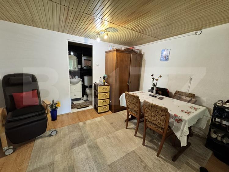 Casă cu 2 camere cu Teren 7300 Mp în Central