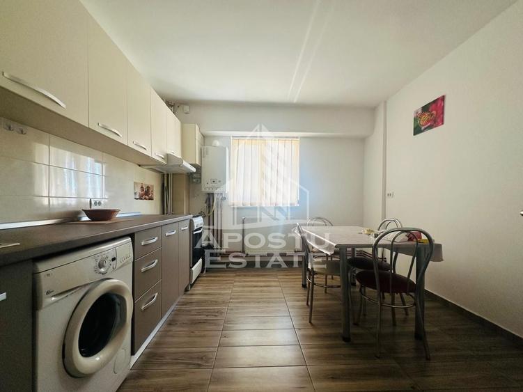 Apartament cu 2 camere semidecomandat, mobilat în Intim