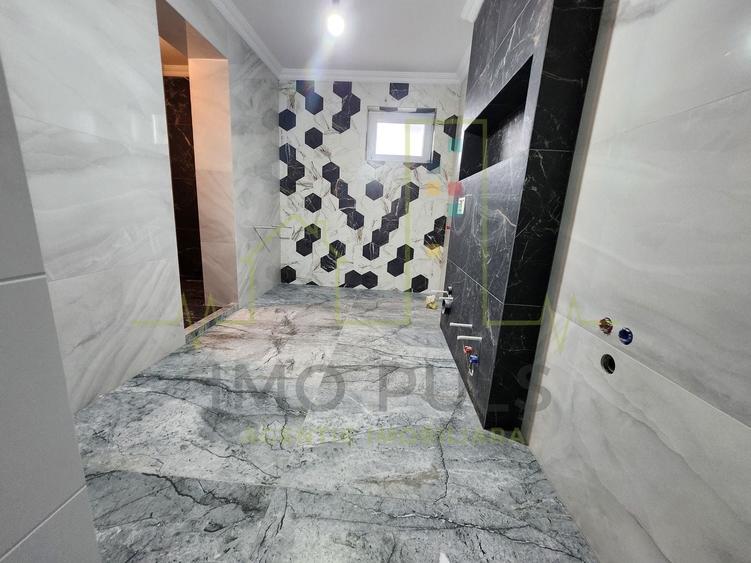 Casă individuală cu 5 camere cu Canalizare în Ghiroda