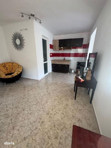 Casă cu 2 camere în Central
