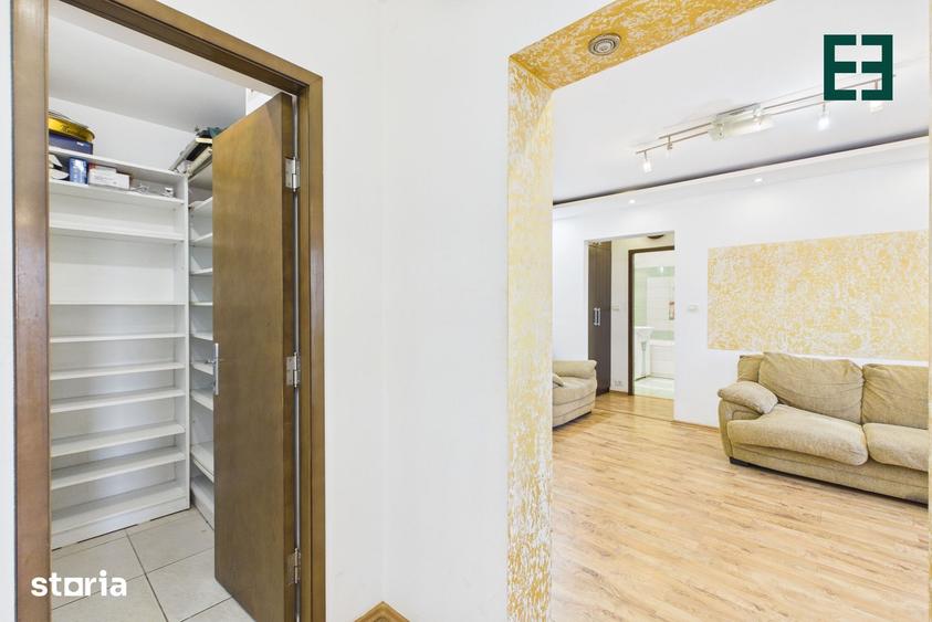 Apartament cu 4 camere semidecomandat, mobilat în Micălaca