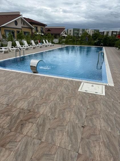 Duplex cu 6 camere cu Piscina în Nord-Est