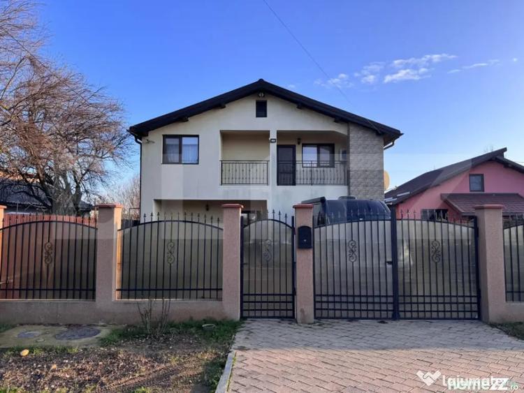 Casă cu 5 camere cu Teren 600 Mp în Răcari