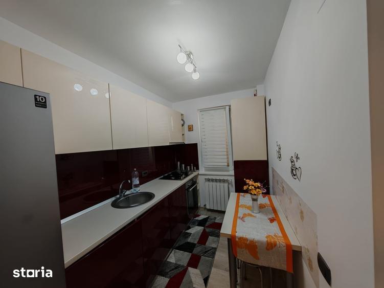 Apartament cu 2 camere în Micro 17