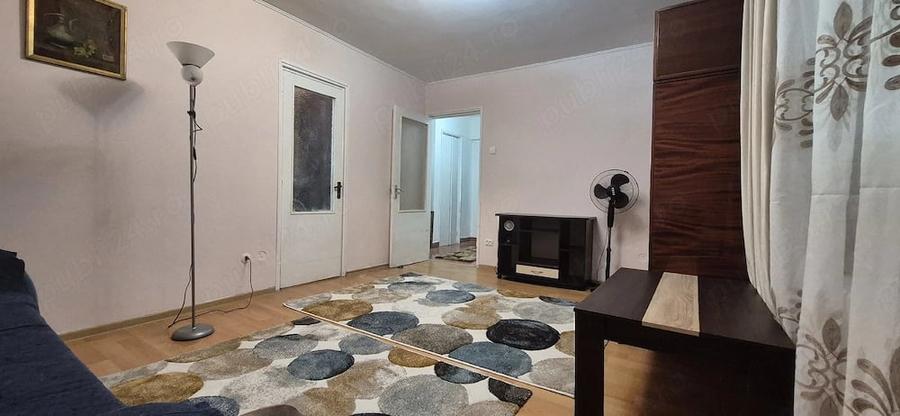 Garsonieră decomandată în Eroii Revoluției