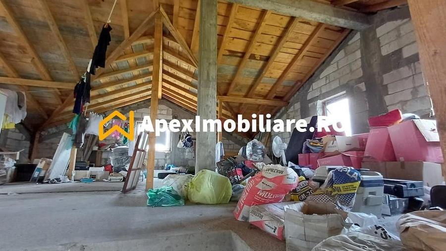 Casă cu 4 camere cu Teren 883 Mp în Varlaam