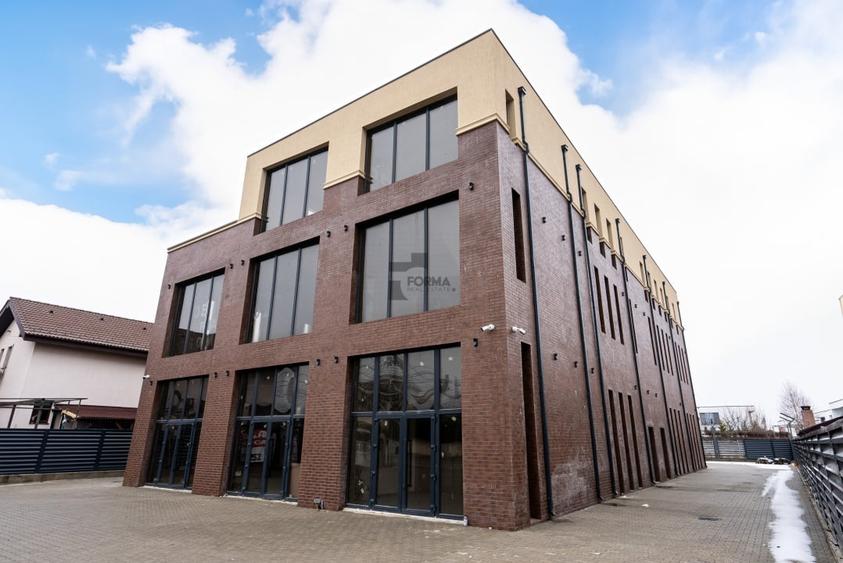 Spațiu comercial, de 350 mp, în Tunari