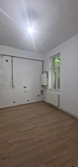 Apartament cu 2 camere semidecomandat în Floreasca