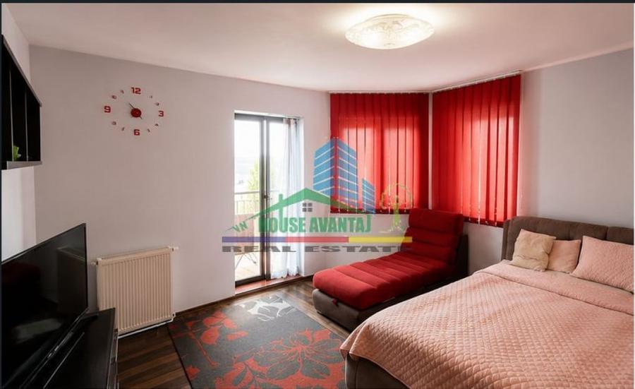 Apartament cu 4 camere decomandat în Central
