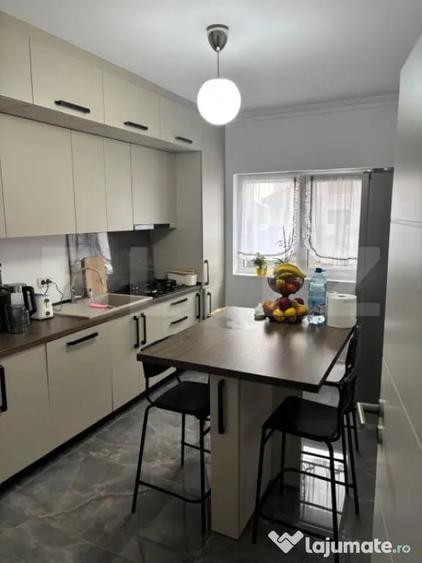 Casă cu 4 camere cu Teren 350 Mp în Covaci