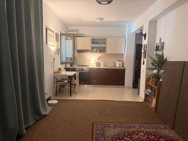 Apartament cu 2 camere decomandat, mobilat în Colentina