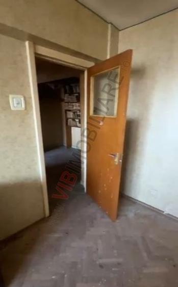 Apartament cu 3 camere decomandat în Mazepa 2
