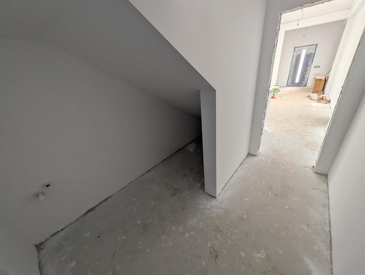 Casă individuală cu 5 camere cu Canalizare în Ștefăneștii de Jos