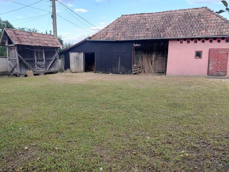Casă cu 3 camere în Cecălaca