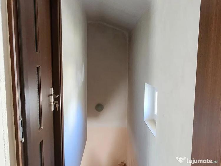 Casă cu 4 camere în Tureni