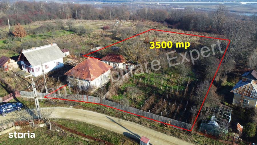 Casă cu 2 camere cu Teren 3500 Mp în Merișani