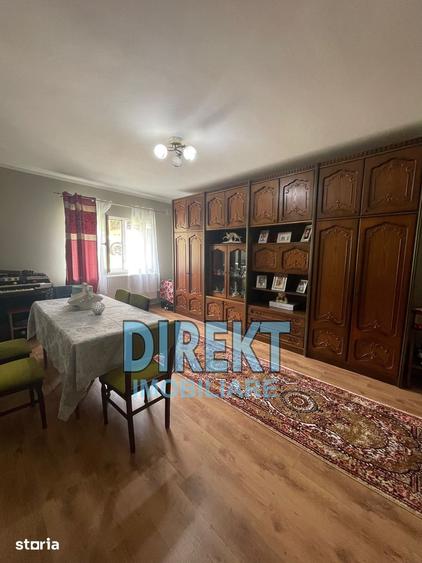 Casă cu 7 camere cu Teren 662 Mp în Teaca