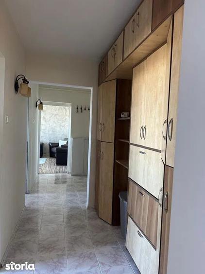 Apartament cu 3 camere decomandat, mobilat în Tomis Nord