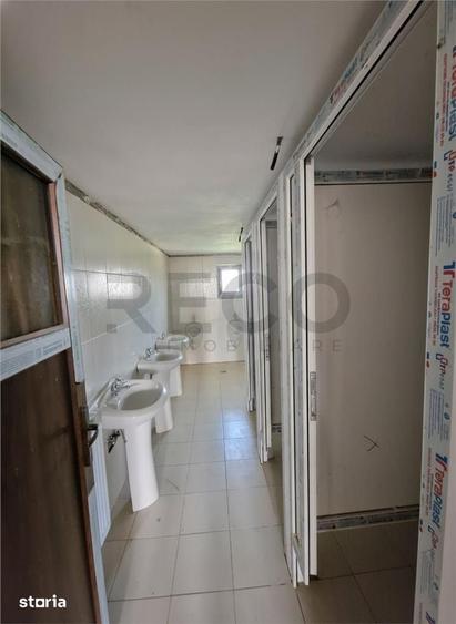 Spațiu comercial, de 470 mp, în Remetea