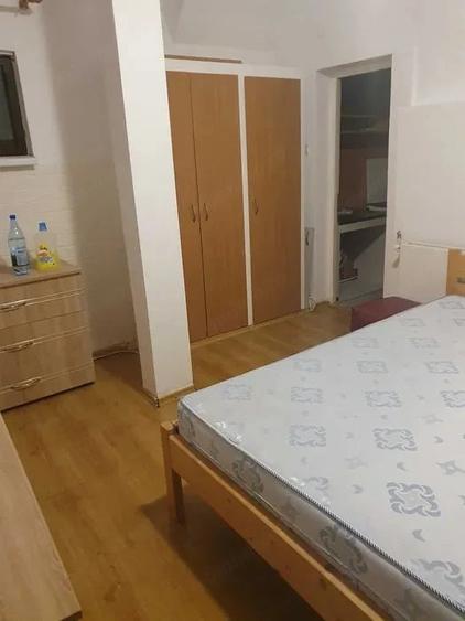 Garsonieră decomandată în Ștrand