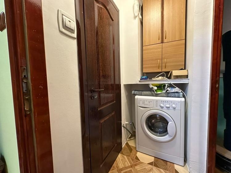 Apartament cu 3 camere semidecomandat în Drumul Taberei