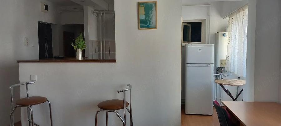 Garsonieră decomandată în 13 Decembrie