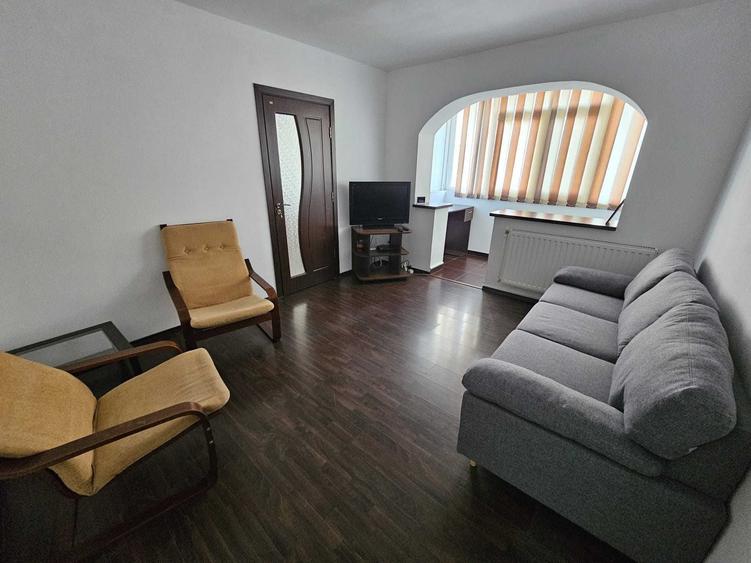 Apartament cu 2 camere semidecomandat în Central