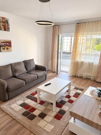 Apartament cu 3 camere decomandat, mobilat în Central