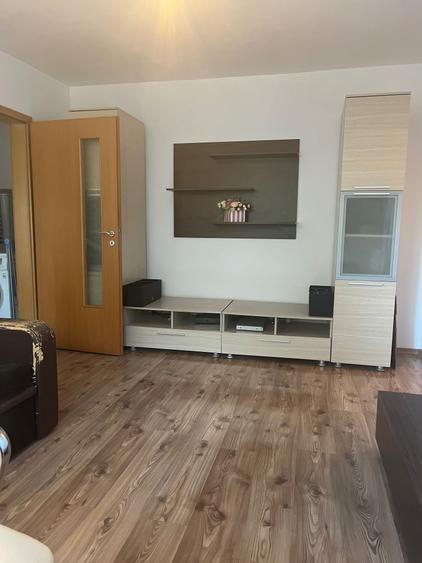 Apartament cu 2 camere semidecomandat în Spitalul Județean