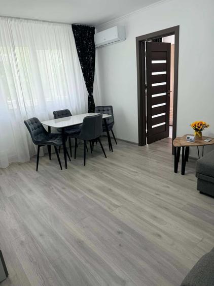 Apartament cu 2 camere semidecomandat în Craiovița Nouă