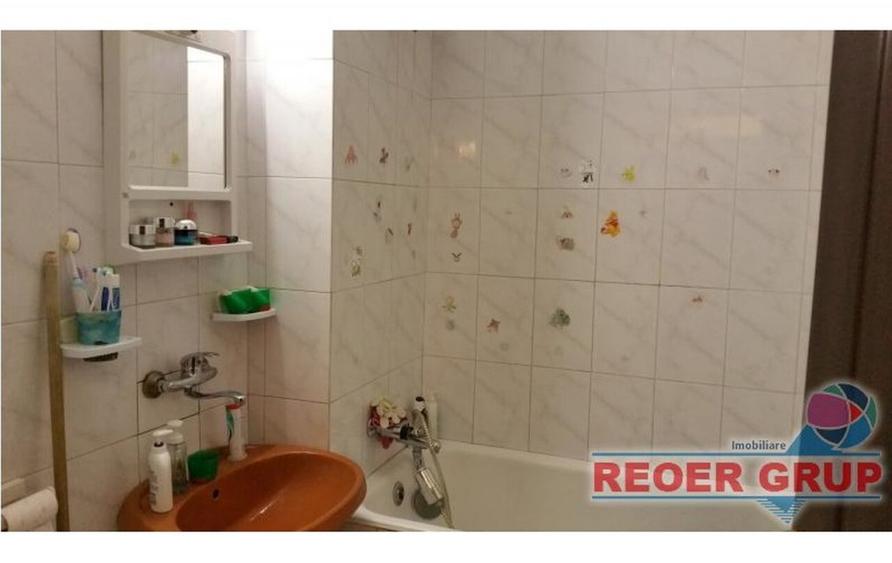 Apartament cu 3 camere semidecomandat în Nord