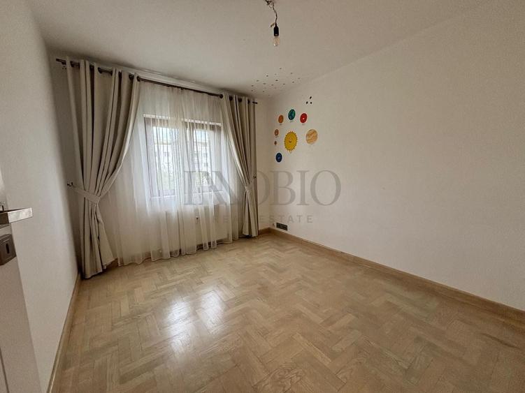 Apartament cu 4 camere decomandat, mobilat în Aviației