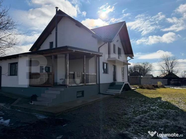 Casă cu 5 camere cu Teren 1000 Mp în Central
