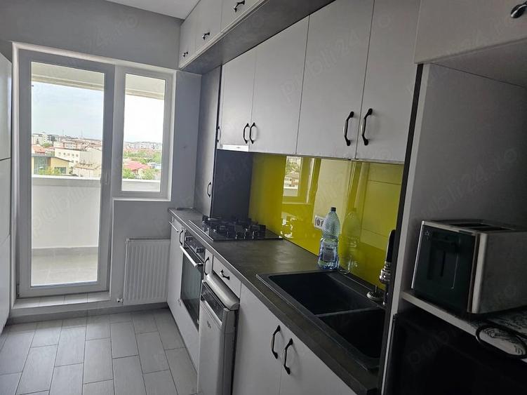 Apartament cu 3 camere decomandat în Exterior Vest