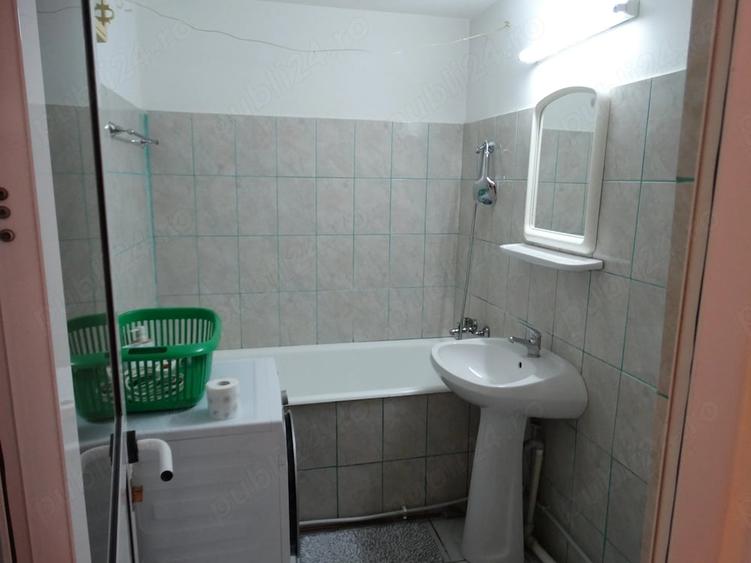 Apartament cu 2 camere decomandat în Micro 8