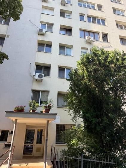 Apartament cu 2 camere decomandat în Titan