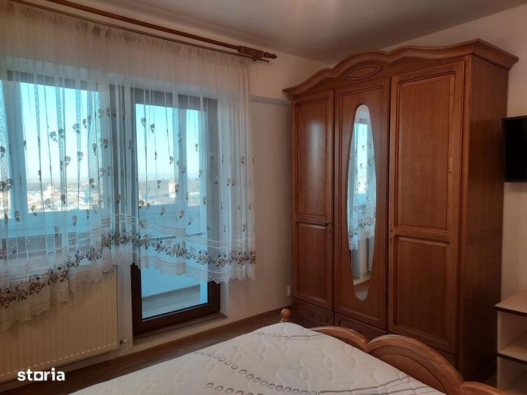 Apartament cu 4 camere decomandat în Central