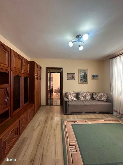 Apartament cu 3 camere semidecomandat în Careiului