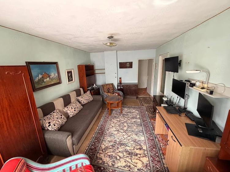 Apartament cu 2 camere decomandat, mobilat în Central