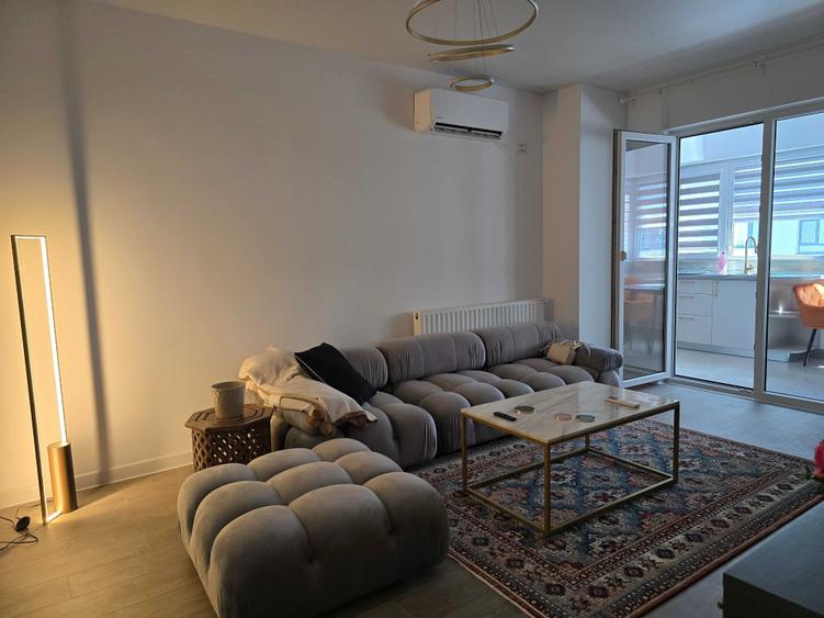Apartament cu 2 camere decomandat în Central