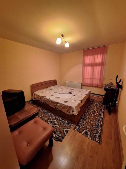 Casă cu 4 camere cu Teren 25000 Mp în Călinești