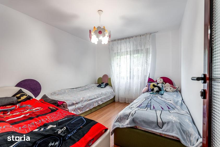 Apartament cu 4 camere decomandat, mobilat în Micălaca