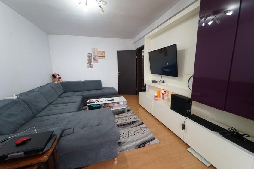 Apartament cu 4 camere decomandat, mobilat în Mărăști