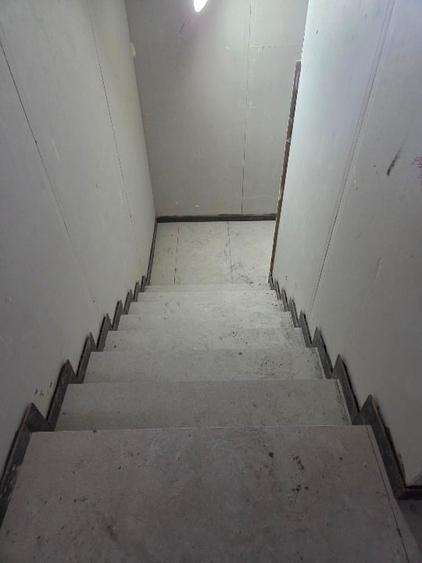 Garsonieră în Titan