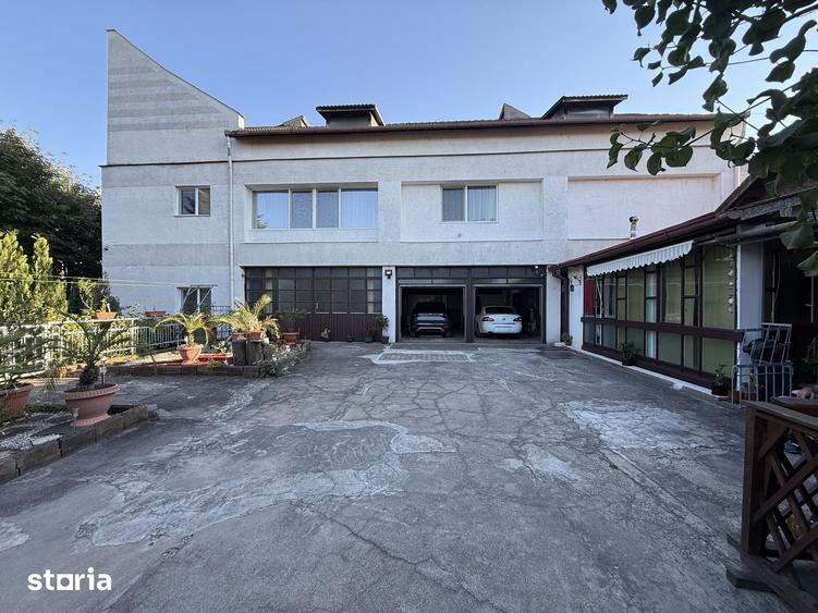 Casă cu 5 camere cu Teren 900 Mp în Central