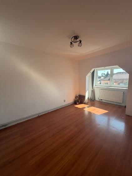 Apartament cu 2 camere decomandat în Ștrand
