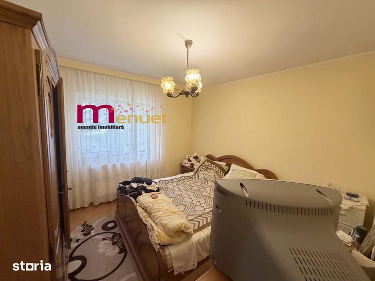 Apartament cu 2 camere decomandat în C5